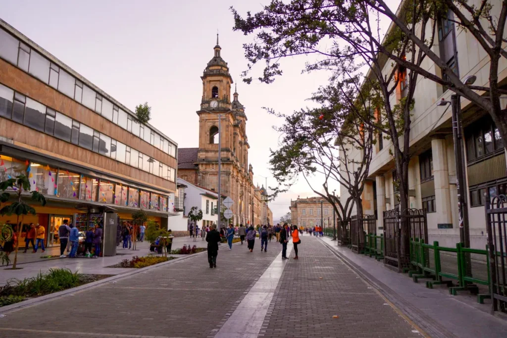 Imagen que refuerza el texto del contenido enfocado en La mujer y el servicio doméstico